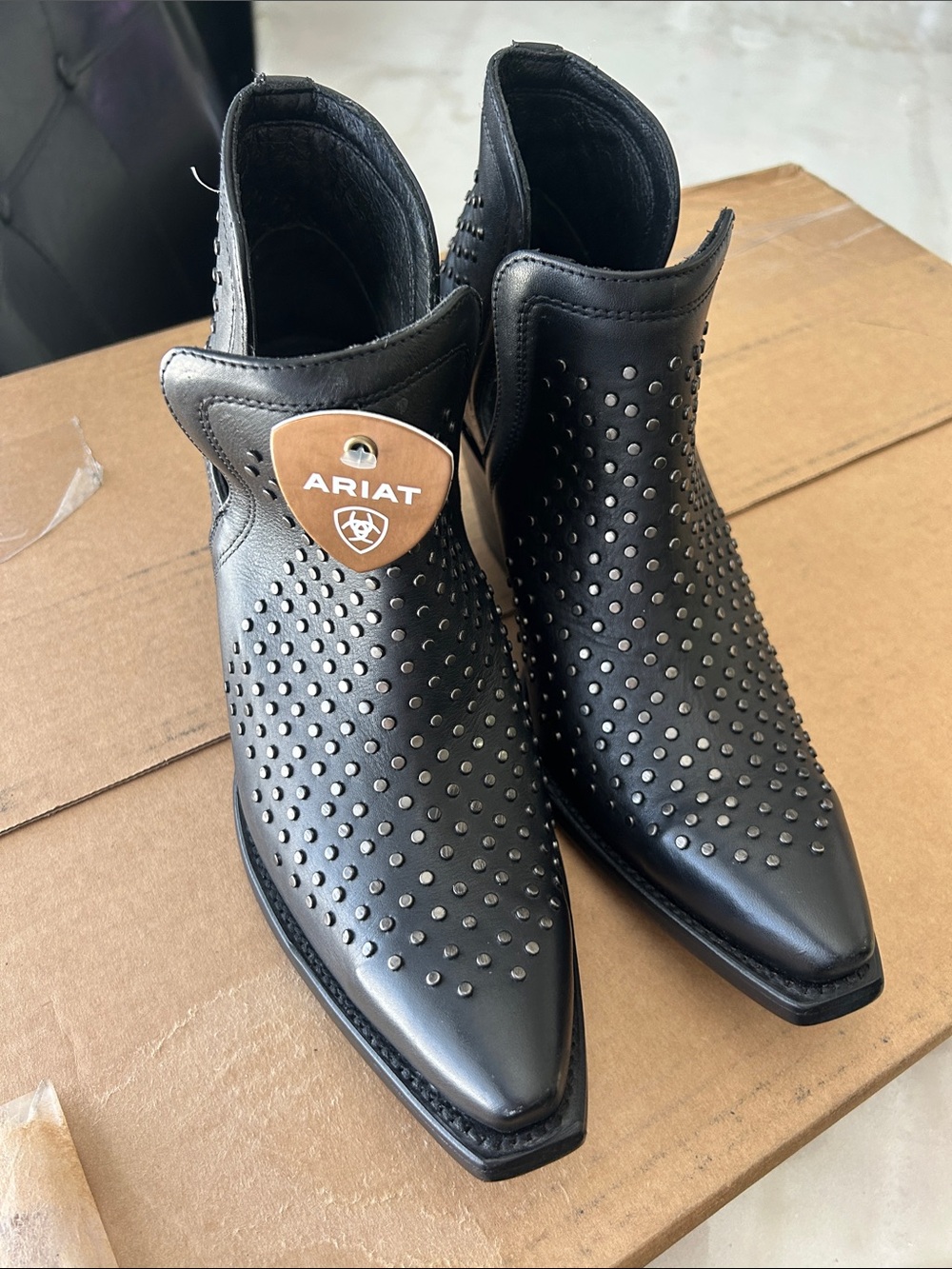 ARIAT LEATHER BOOTIES - Picture 2 of 11